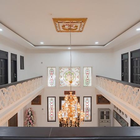 Family Homestay Syariah Cirebon Mitra Reddoorz Zewnętrze zdjęcie
