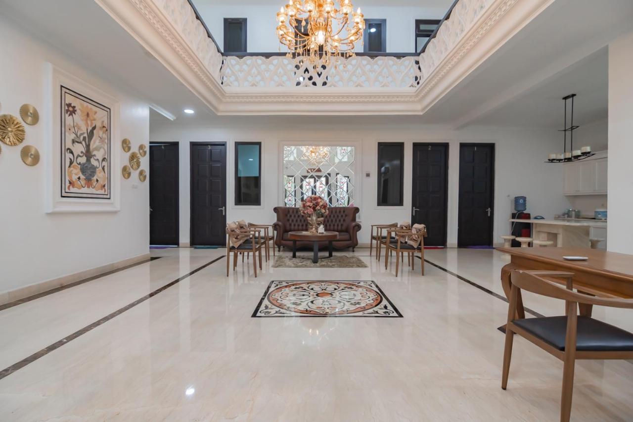 Family Homestay Syariah Cirebon Mitra Reddoorz Zewnętrze zdjęcie